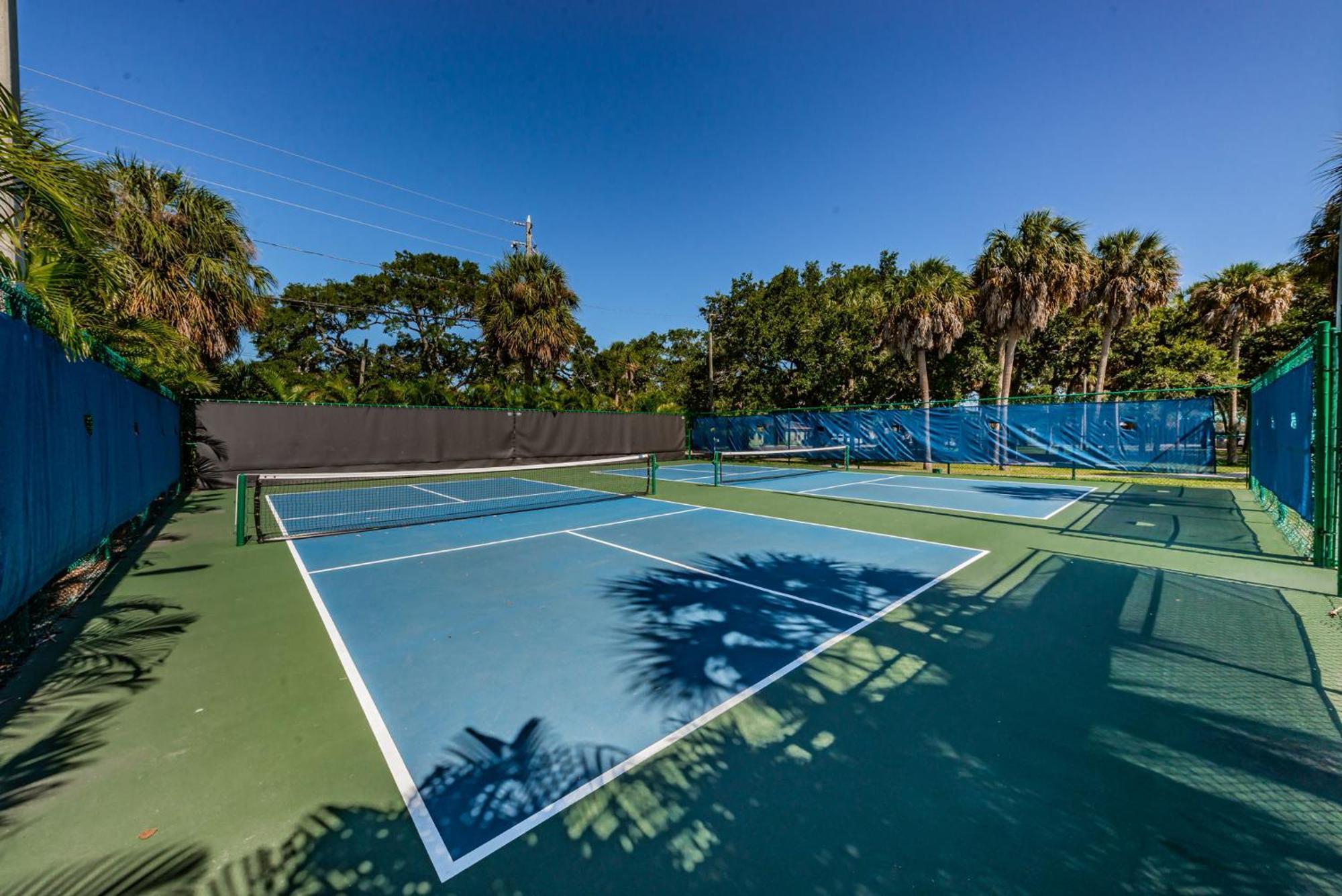 Tropical Blue Water Beachside 7 Clearwater Beach Exterior photo